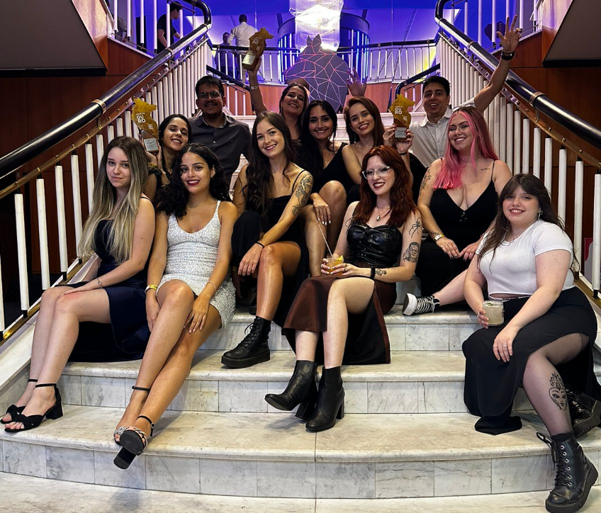 Time - Raised comunicação